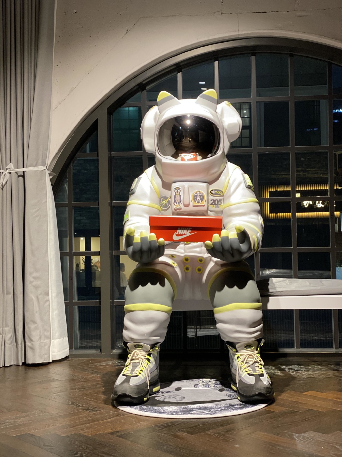 매장 상설 전시 오브제 <SPACEMAN> 제작 — 4